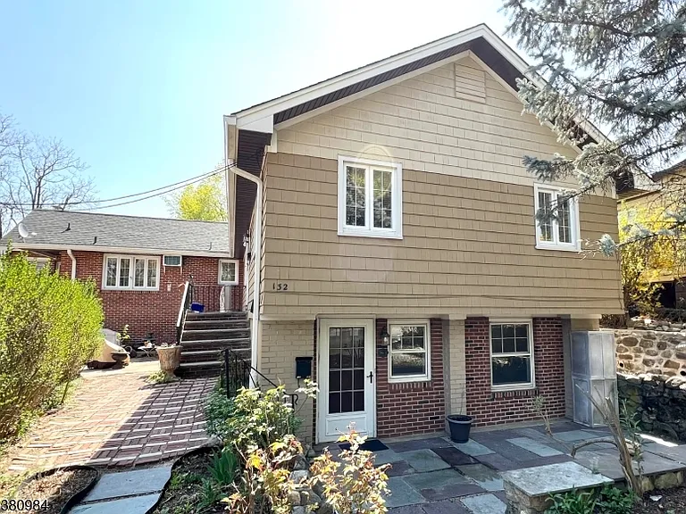 132 Lincoln St #2 — Photo 1