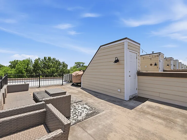 1358 S Carolina Ave SE — Photo 36
