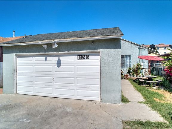 5th image of 11746 Holmes Ave