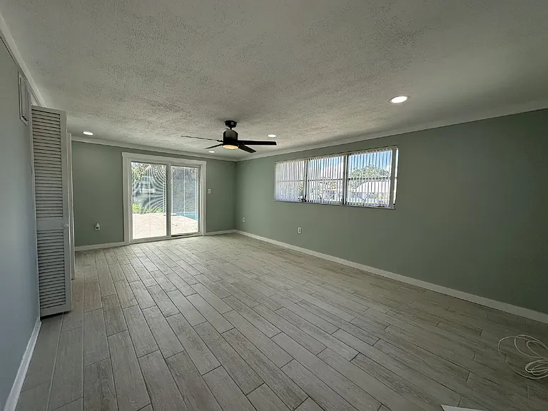 835 Conreid Dr NE — Photo 13