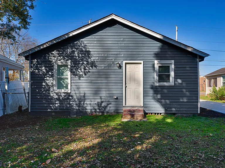 2819 Barbara Dr NW — Photo 17