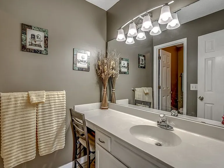 549 White River Dr #14G — Photo 11