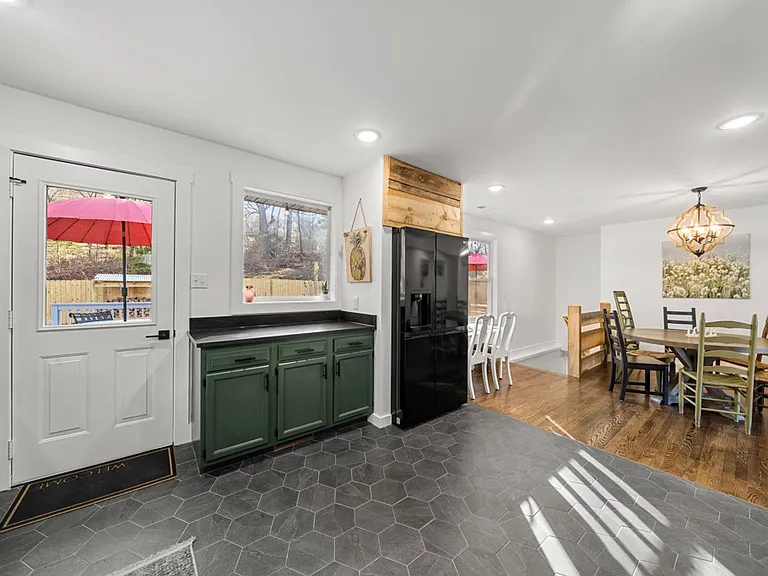 235 Royal Pines Dr — Photo 49