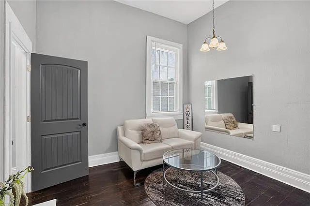 2655 Saint Ann St — Photo 6