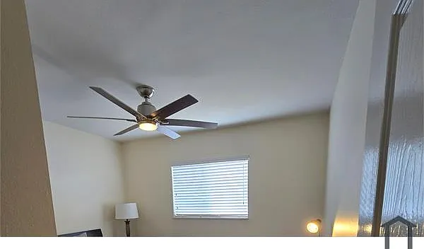 1728 NW 18th St — Photo 13