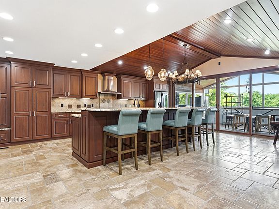 18th image of 401 Gholdston Dr