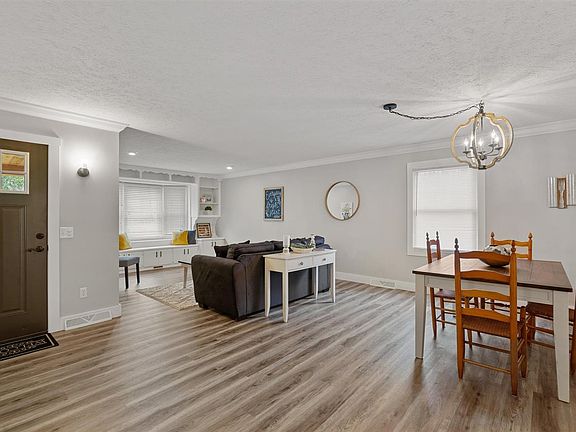 2nd image of 214 Sandwood Dr