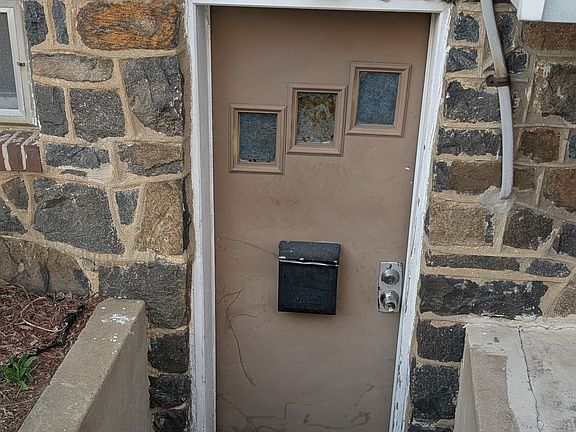 3rd image of 3110A N Van Buren St