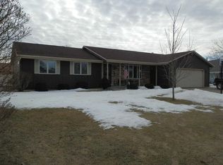 908 Alpine Dr, Janesville, WI 53546