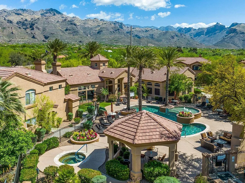7050 E Sunrise Dr #8102