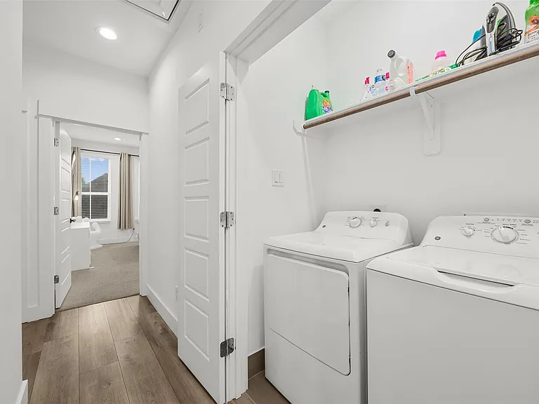 2056 Johanna Dr #D — Photo 12