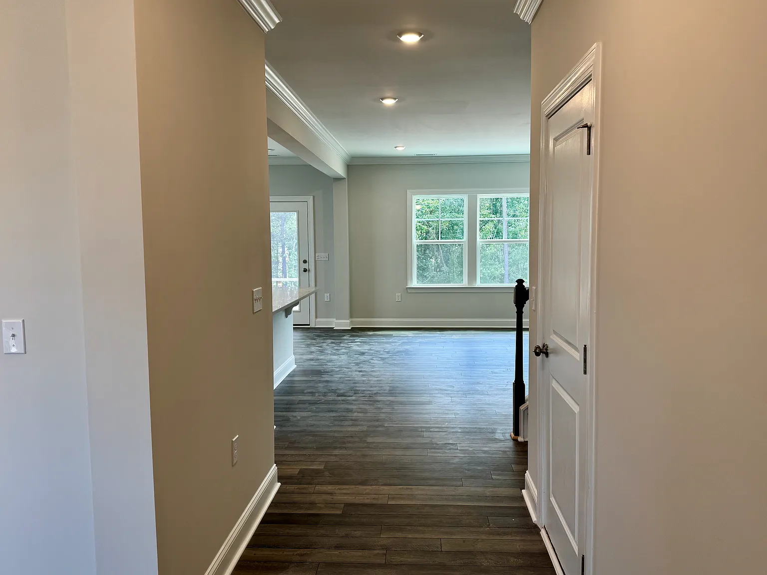 5 bed, 2638 sqft, $2,695 — Photo 4