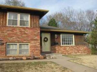 2620 Ridge Ct, Lawrence, KS 66046