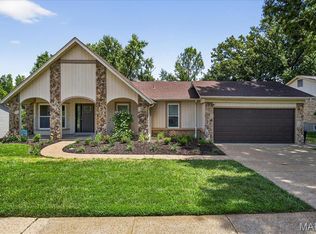 5123 Olde Silver Pl, Saint Louis, MO 63128