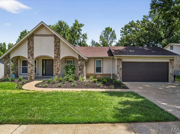 5123 Olde Silver Pl, Saint Louis, MO 63128
