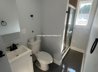 13 Alston St #2R, Somerville, MA 02143