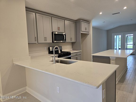 2nd image of 12920 HOLSINGER Boulevard