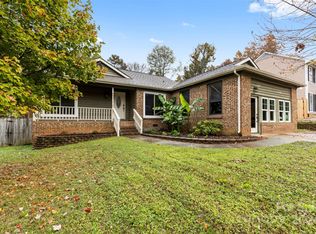 6400 Whitewater Dr, Charlotte, NC 28214