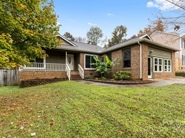 6400 Whitewater Dr, Charlotte, NC 28214