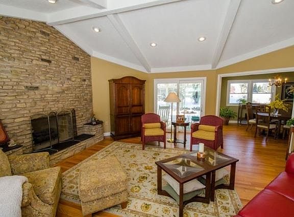 3rd image of 52695 Searer Dr