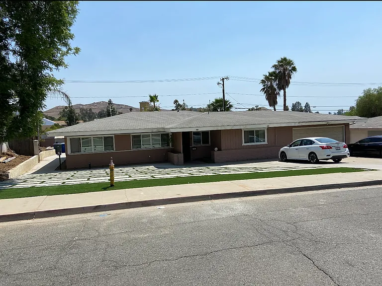 3663 Mount Vernon Ave — Photo 3