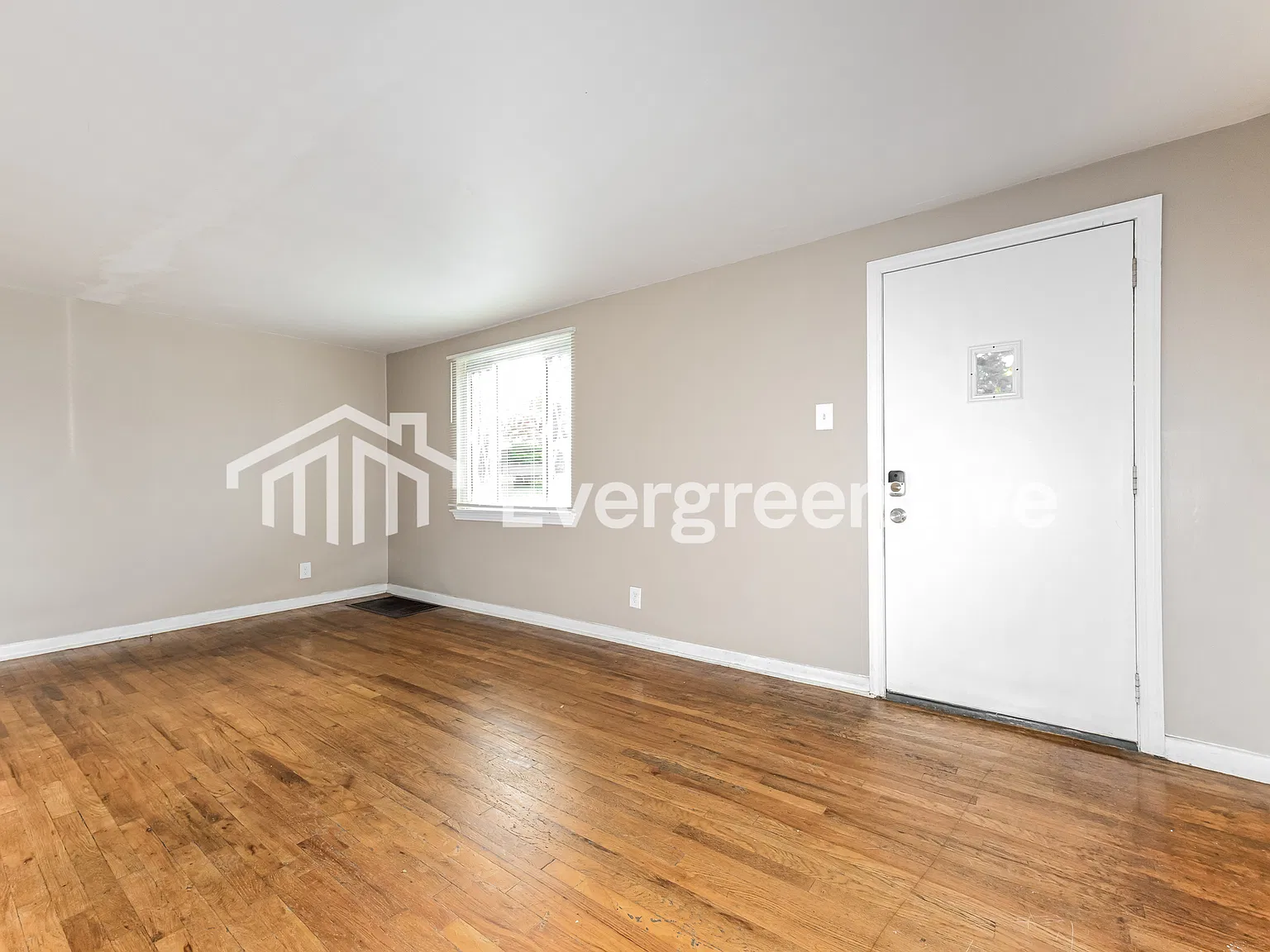3 bed, 1.0 bath, 1248 sqft, $1,445 — Photo 4