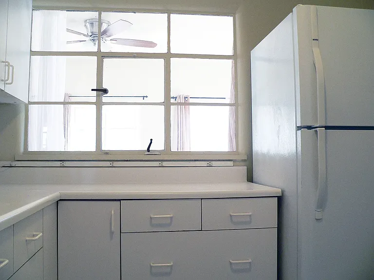 406 Carlisle Blvd SE — Photo 16
