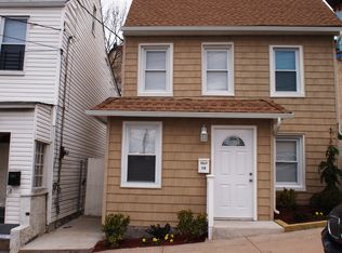 18 Grove St, Staten Island, NY 10304