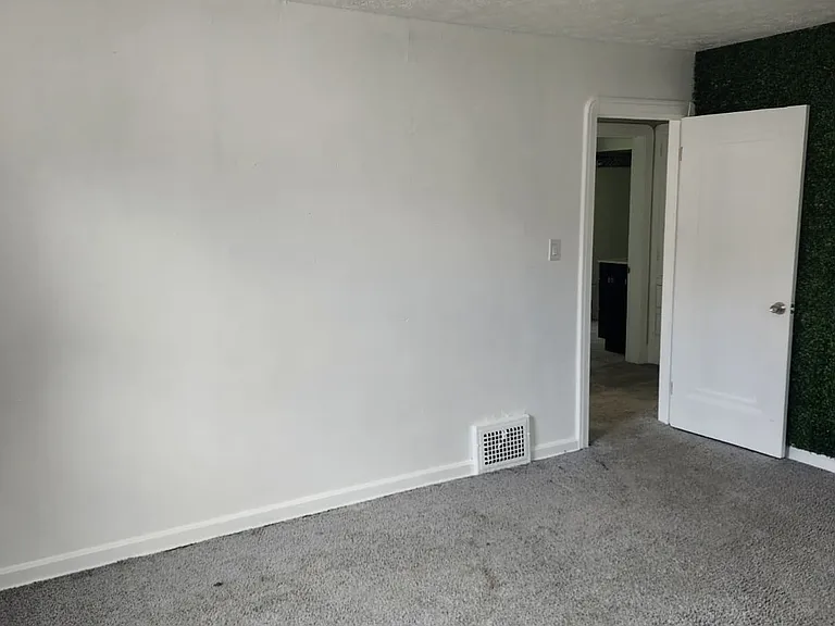11119 Forest Ave #2 — Photo 12