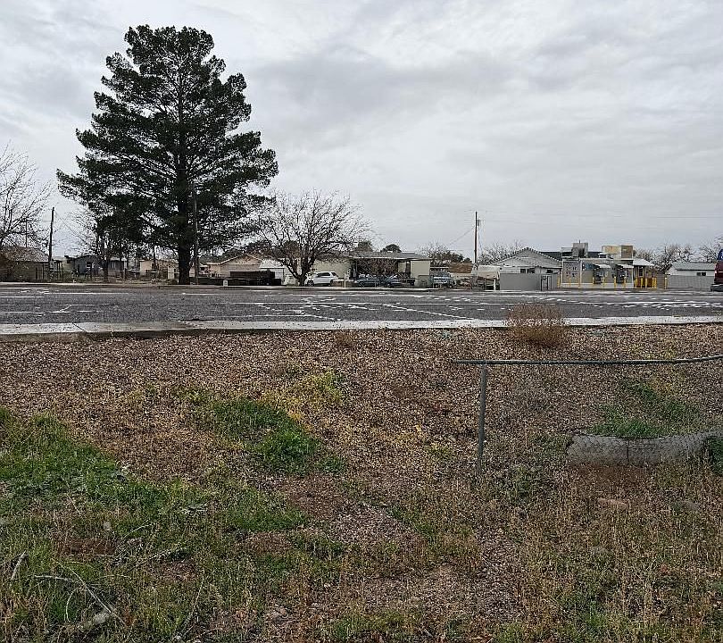 2nd image of 381 E Us Highway 70