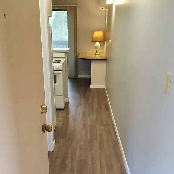 1004 West Springfield Avenue — Photo 1