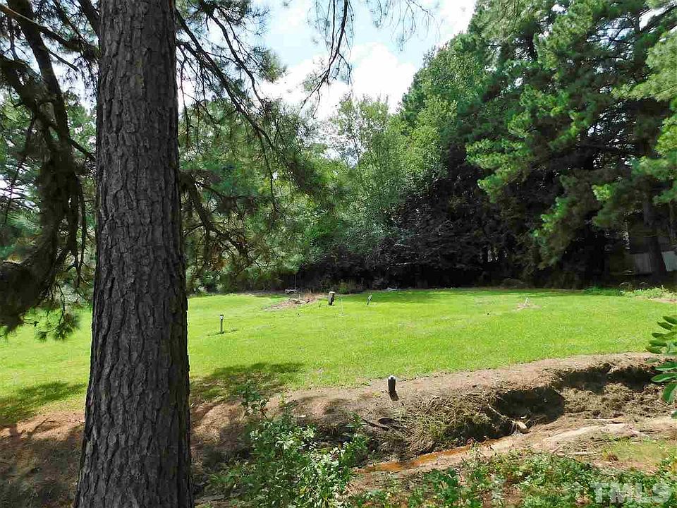 2nd image of 513 Park Pl
