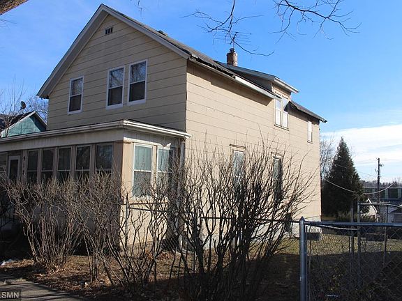 2nd image of 912 York Ave