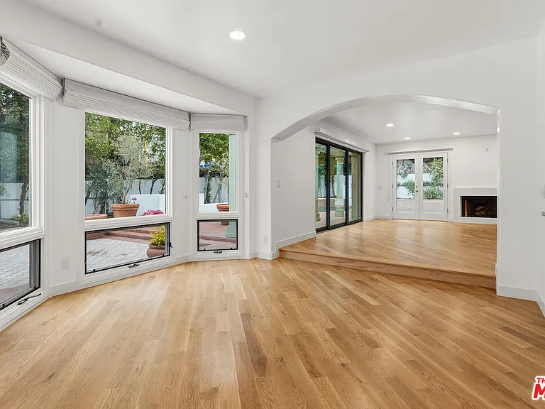 1200 N Doheny Dr — Photo 15