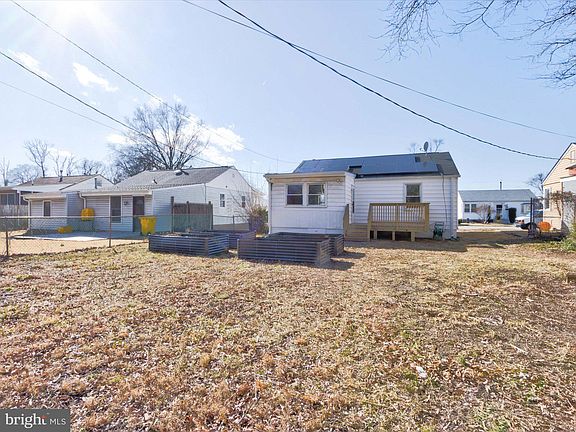 3rd image of 549 Munroe Cir