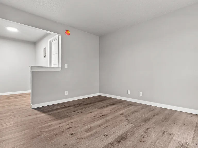 WhiteRock Apartments — Photo 43