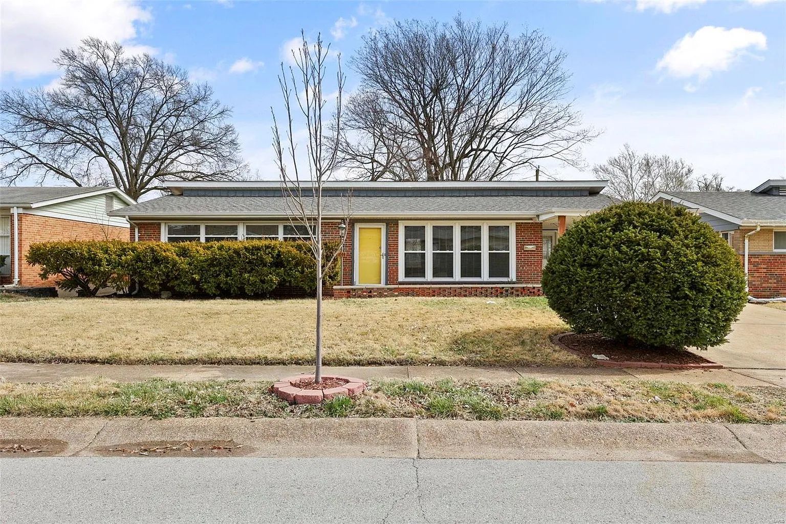 1144 Burch Ln photo 1