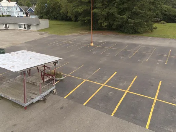 34A/39A Irvington Rd, Kilmarnock, VA 22482