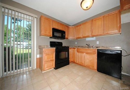 5th image of 863 Hazelvalley Dr