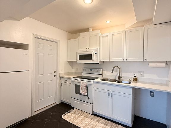 kitchen with washer dryer hookup area