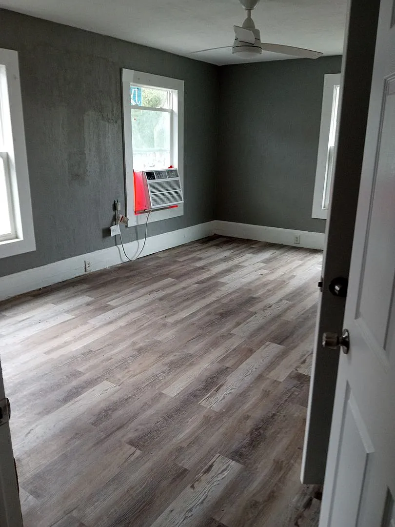 208 Fairview Avenue — Photo 2