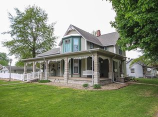 230 E South St, Moweaqua, IL 62550