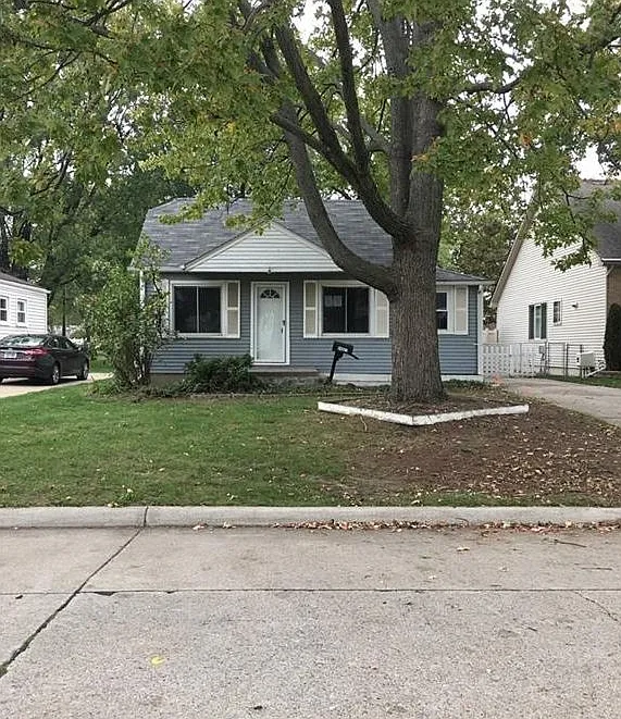 24927 Junior St photo 1