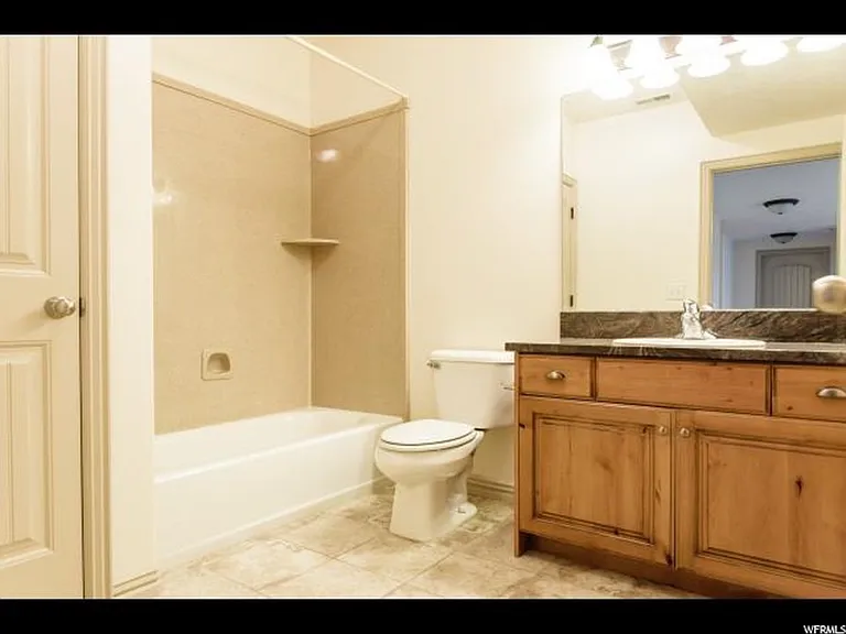 625 S Edgewood Dr E — Photo 6