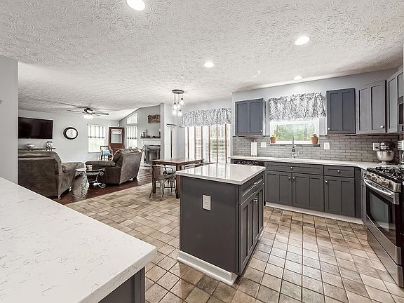 3rd image of 2622 Jefferson Estate Ct