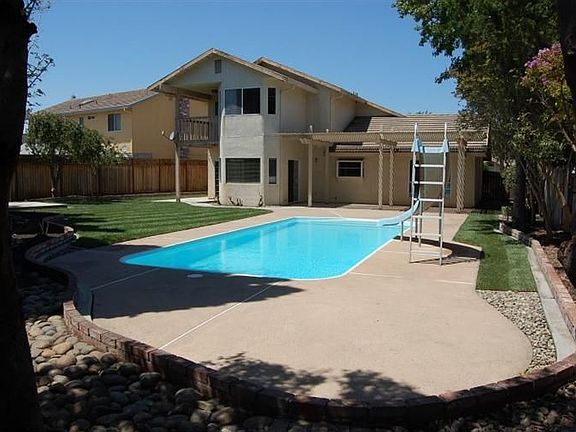 2nd image of 1730 Camellia Dr