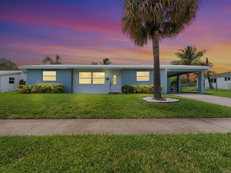 204 Circle E — Photo 14