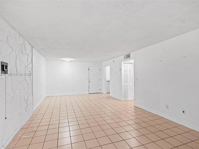 8501 NW 8th St #106 — Photo 10