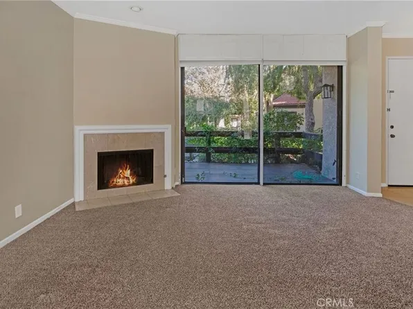 21800 Marylee St, Woodland Hills, CA 91367