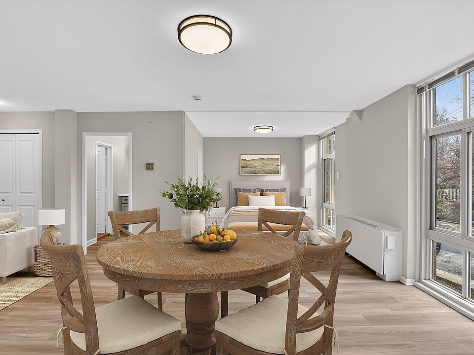 Welcome to Merrill House Apartments, where modern living meets comfort. Enjoy spacious interiors, stylish decor, and an inviting atmosphere perfect for relaxation. Schedule your tour today and see your future home in person!